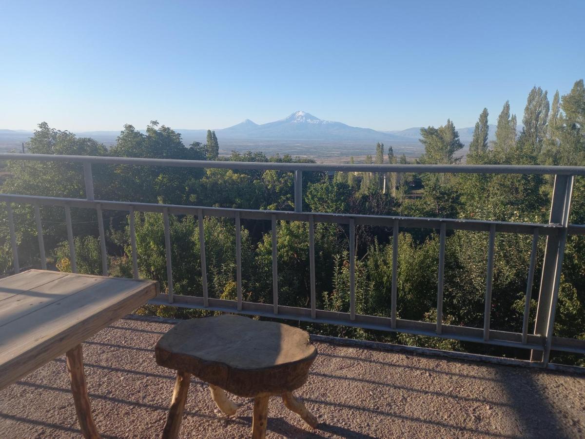 Byurakan Guesthouse & Cottage Екстериор снимка