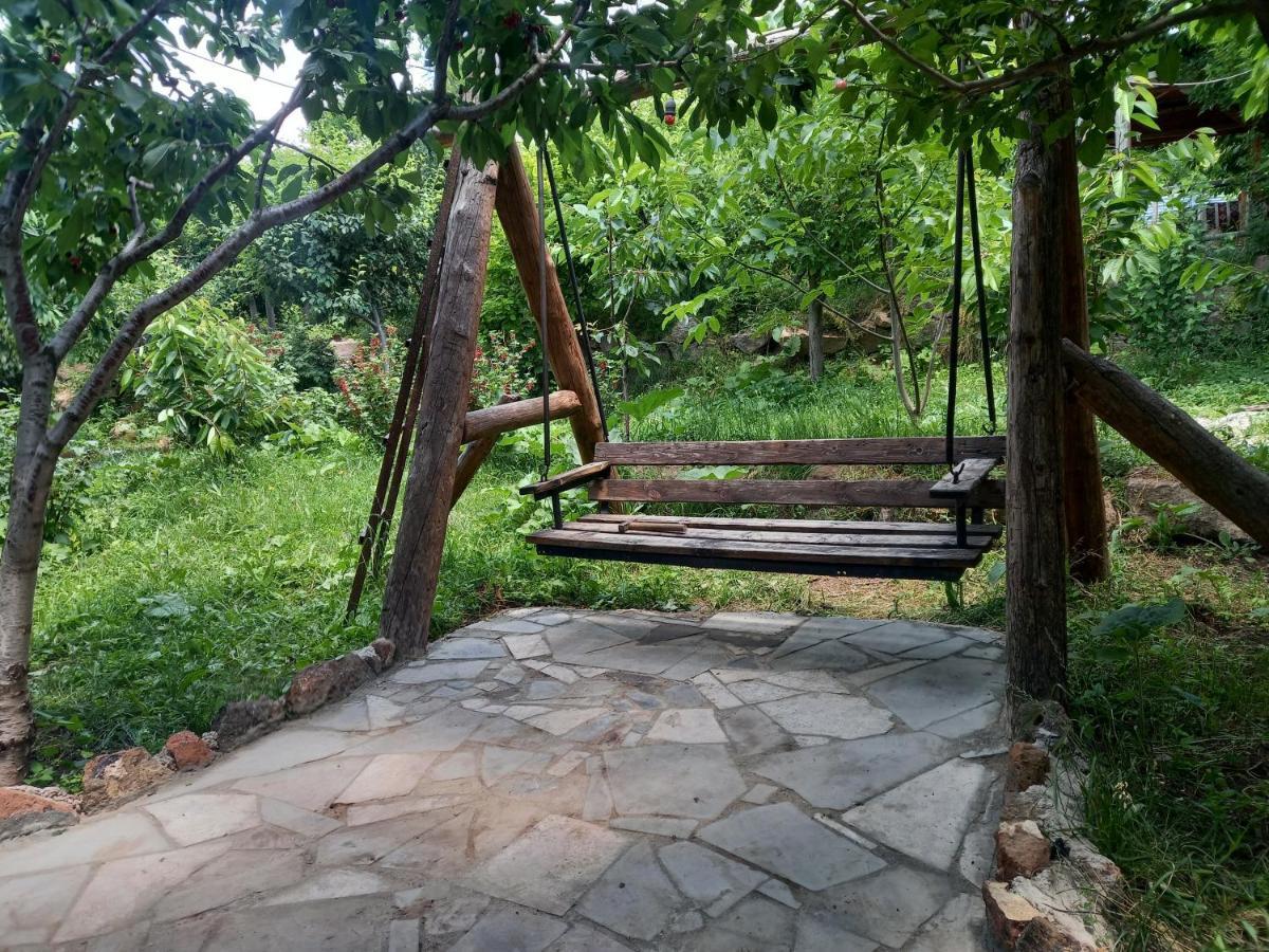 Byurakan Guesthouse & Cottage Екстериор снимка