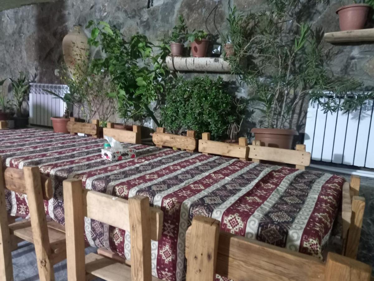 Byurakan Guesthouse & Cottage Екстериор снимка