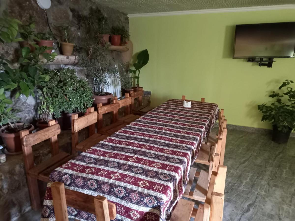 Byurakan Guesthouse & Cottage Екстериор снимка