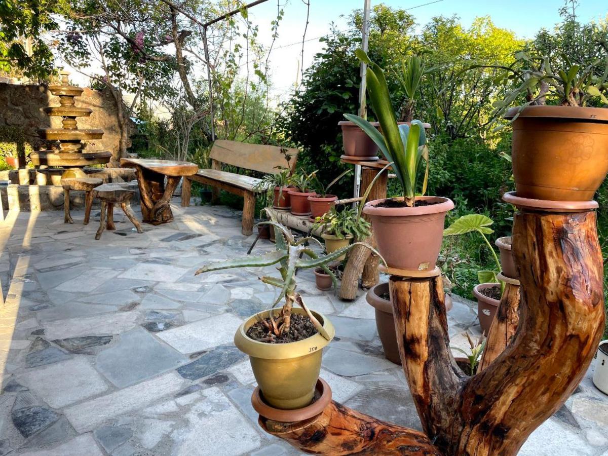 Byurakan Guesthouse & Cottage Екстериор снимка