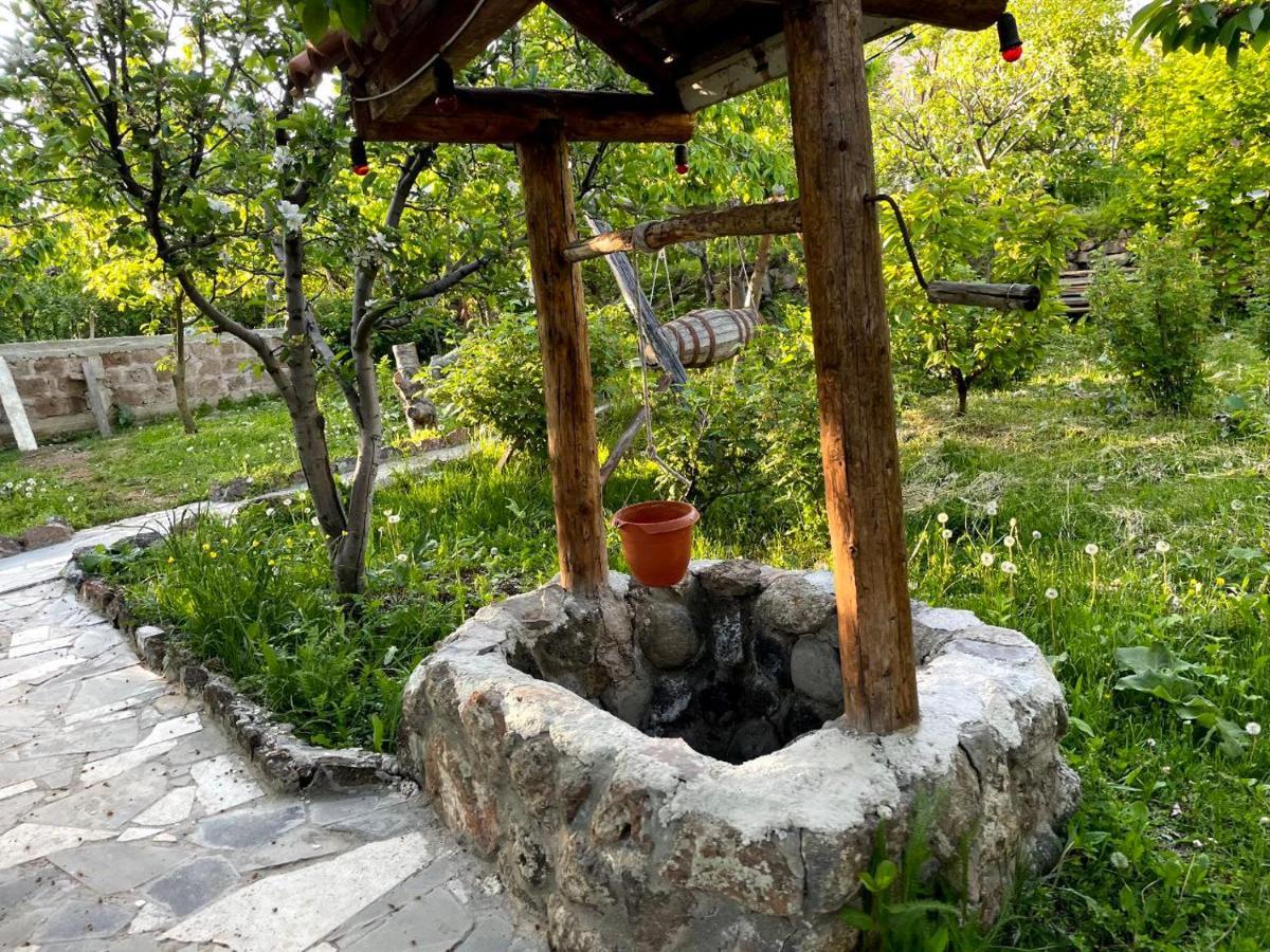 Byurakan Guesthouse & Cottage Екстериор снимка