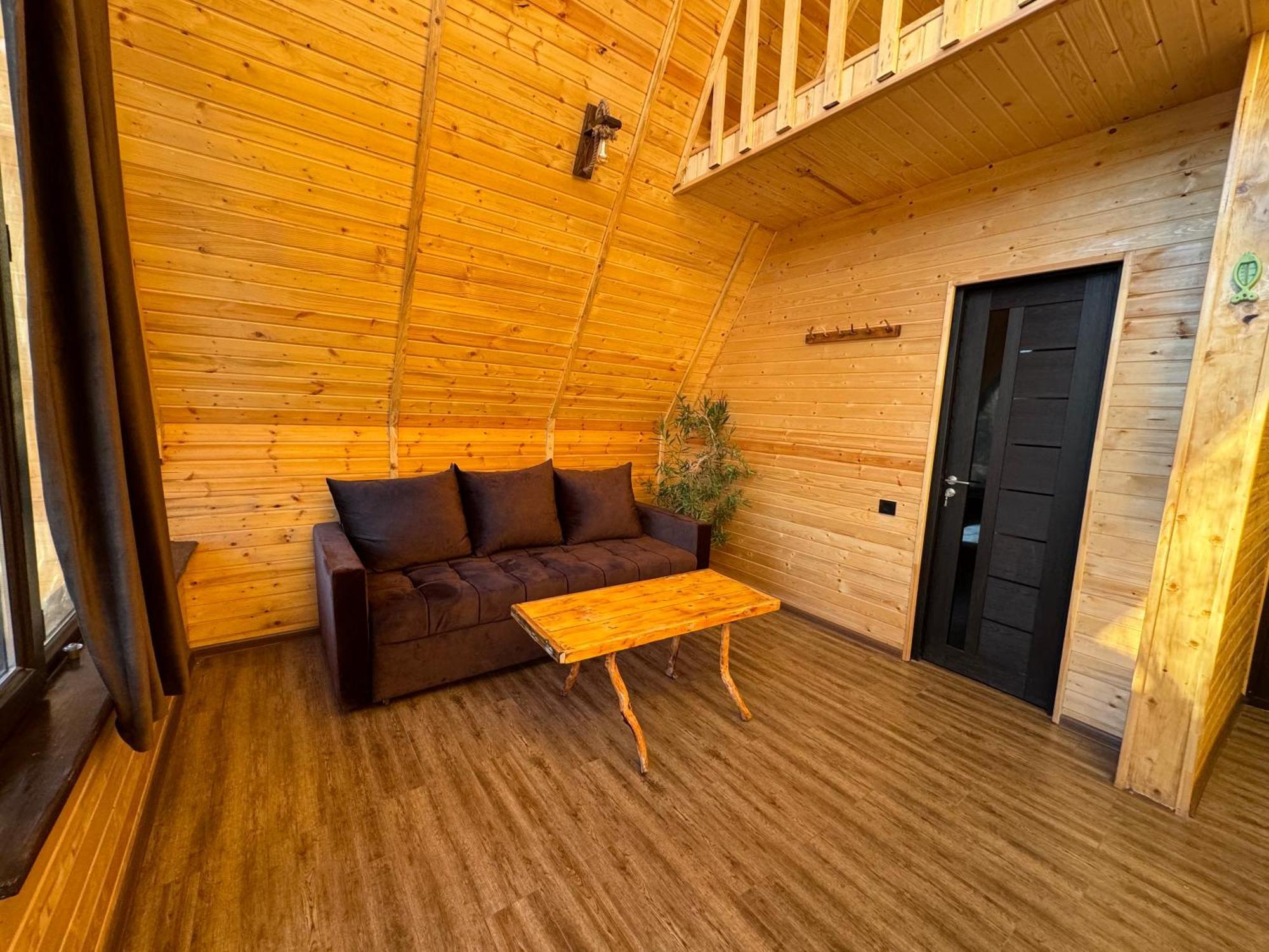 Byurakan Guesthouse & Cottage Екстериор снимка