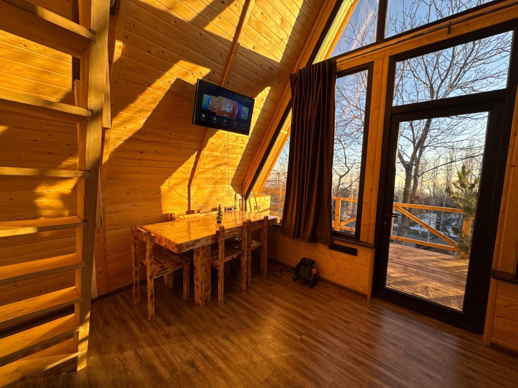 Byurakan Guesthouse & Cottage Екстериор снимка