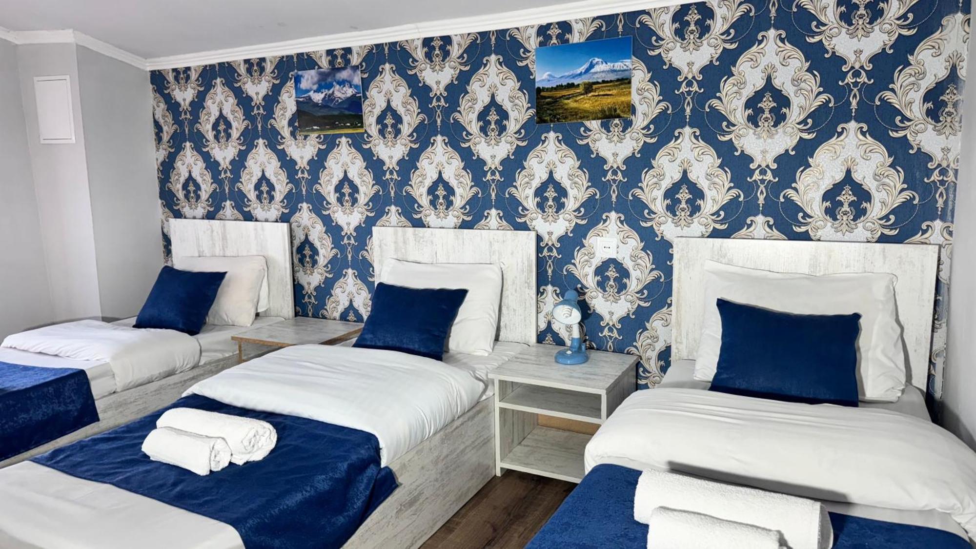 Byurakan Guesthouse & Cottage Екстериор снимка