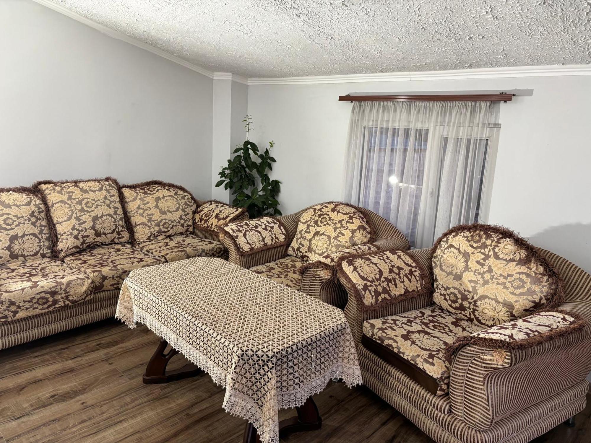 Byurakan Guesthouse & Cottage Екстериор снимка