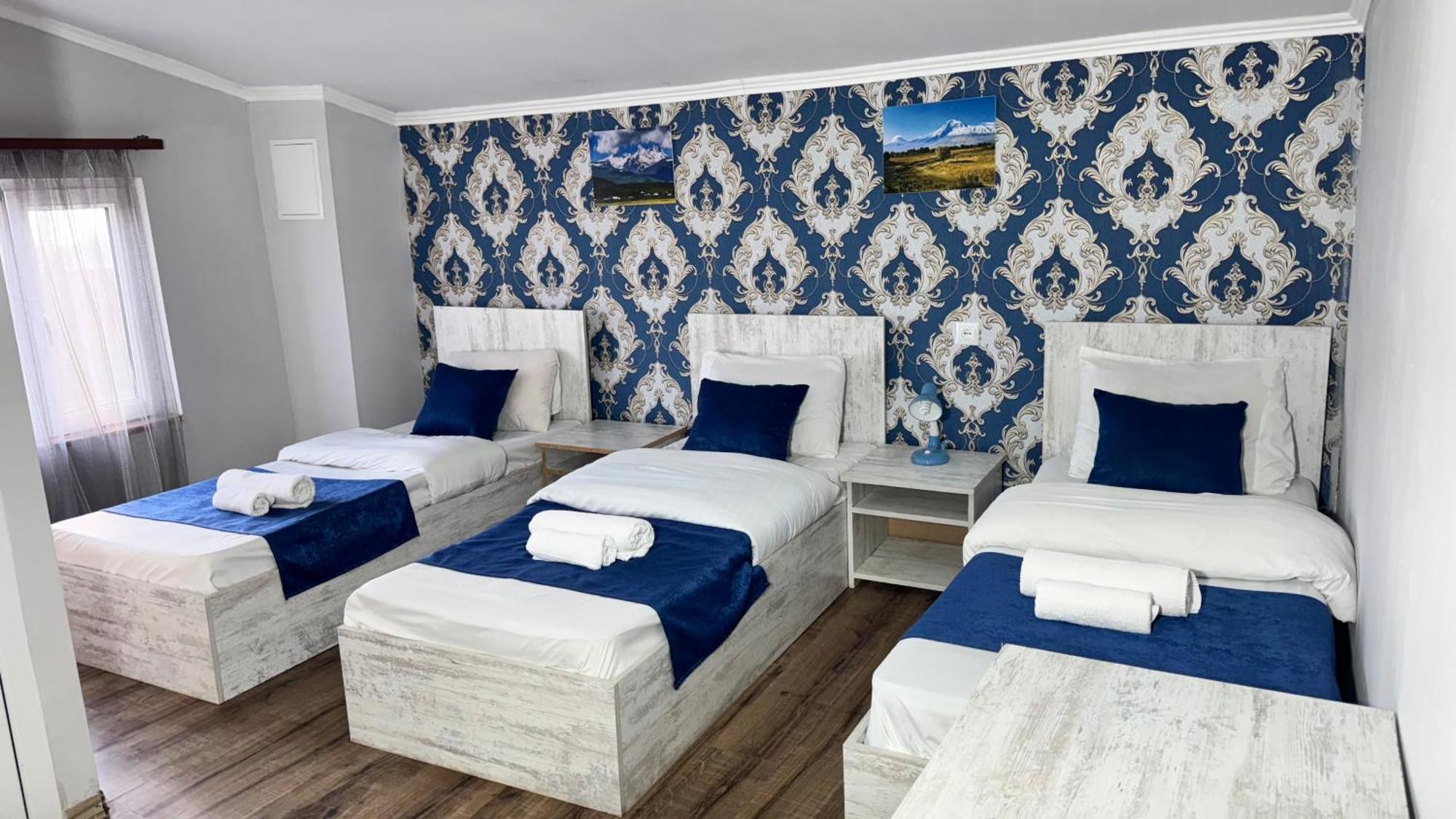 Byurakan Guesthouse & Cottage Екстериор снимка