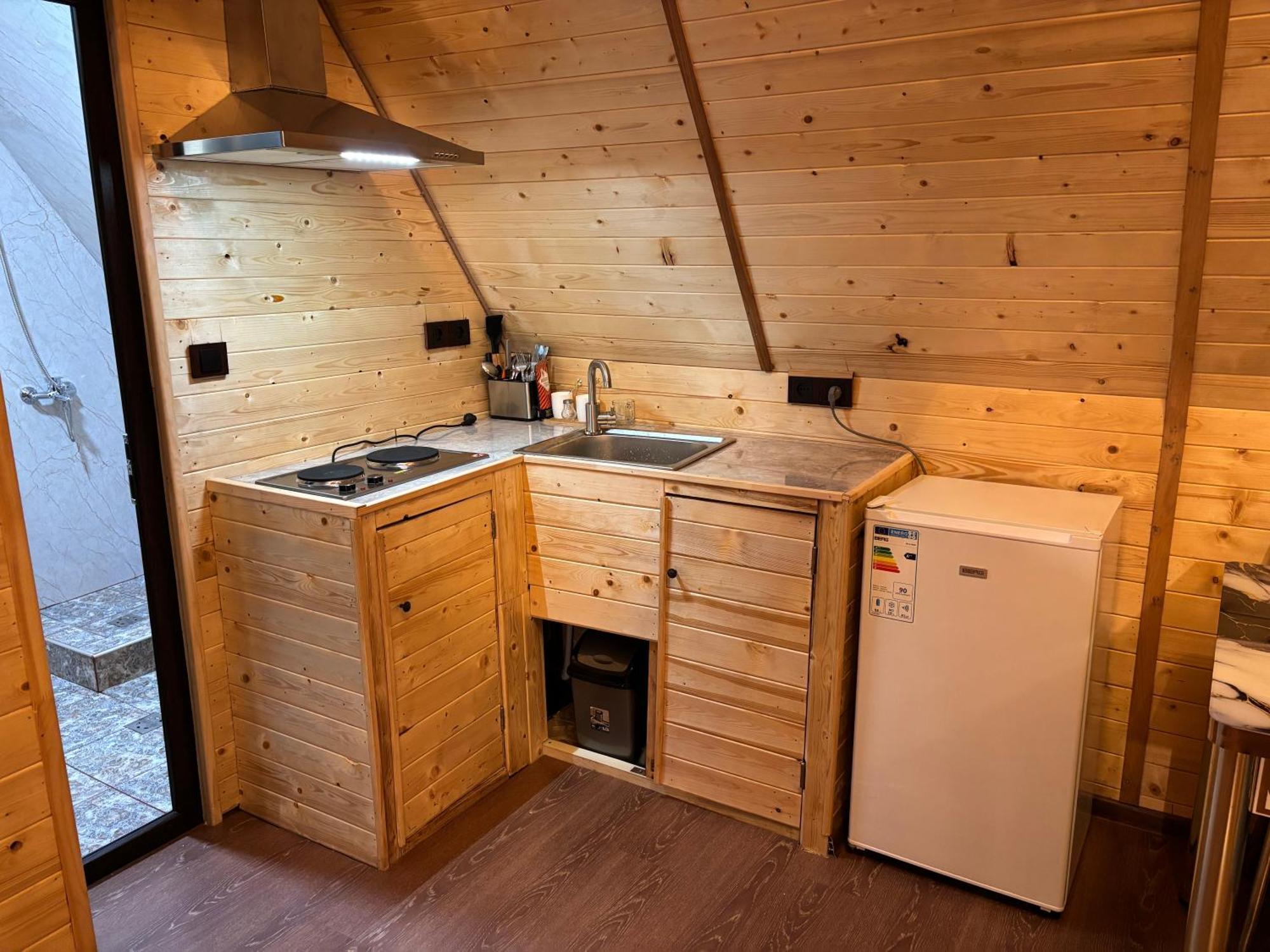 Byurakan Guesthouse & Cottage Екстериор снимка